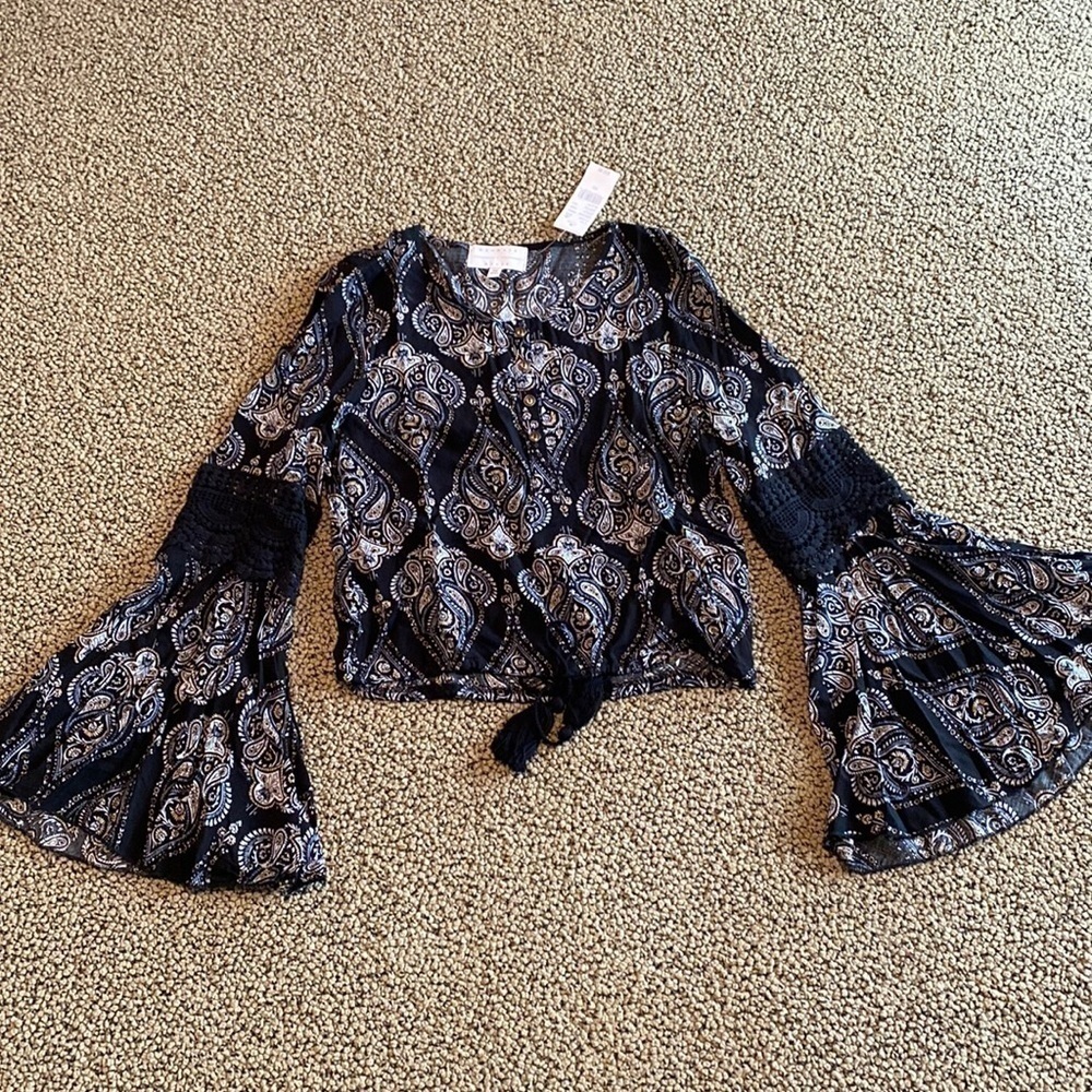NWT Kendall and Kylie Boho Bell Sleeve Shirt, Women's Size XS